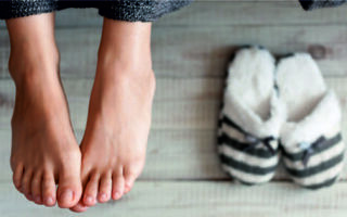 Почему отекли ноги: причины и методы лечения
